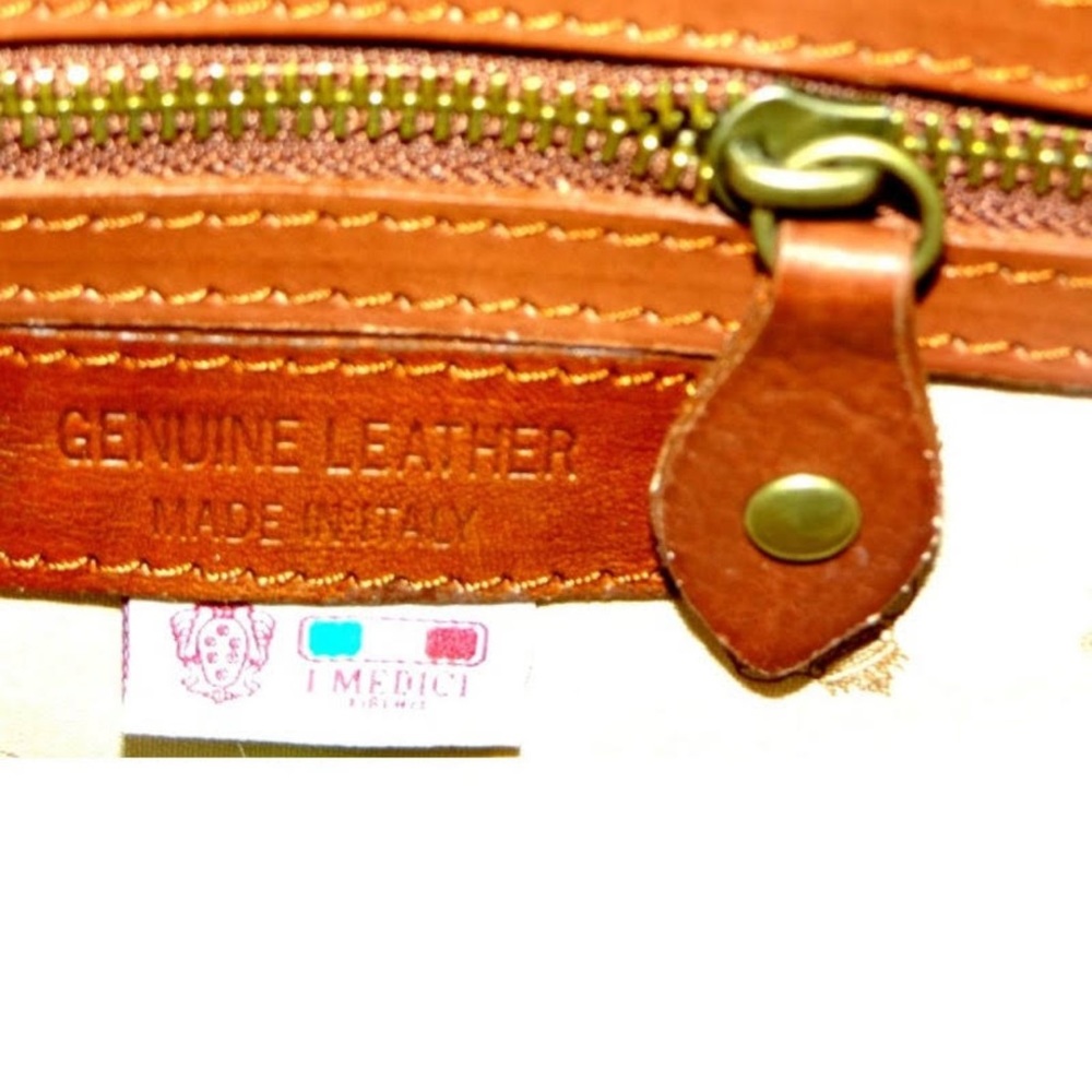 Italy Leather Shoulder Bag. I Meduci Firenza is an Italy Leather Tuscany, Italy. - Picture 9 of 9